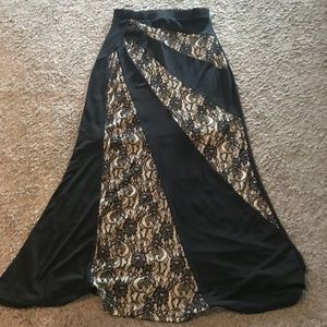 GORGEOUS BLACK LACE MAXI SKIRT